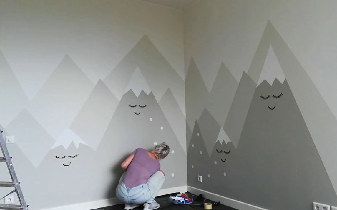 Cute Mountain Mural Painting Demonstration